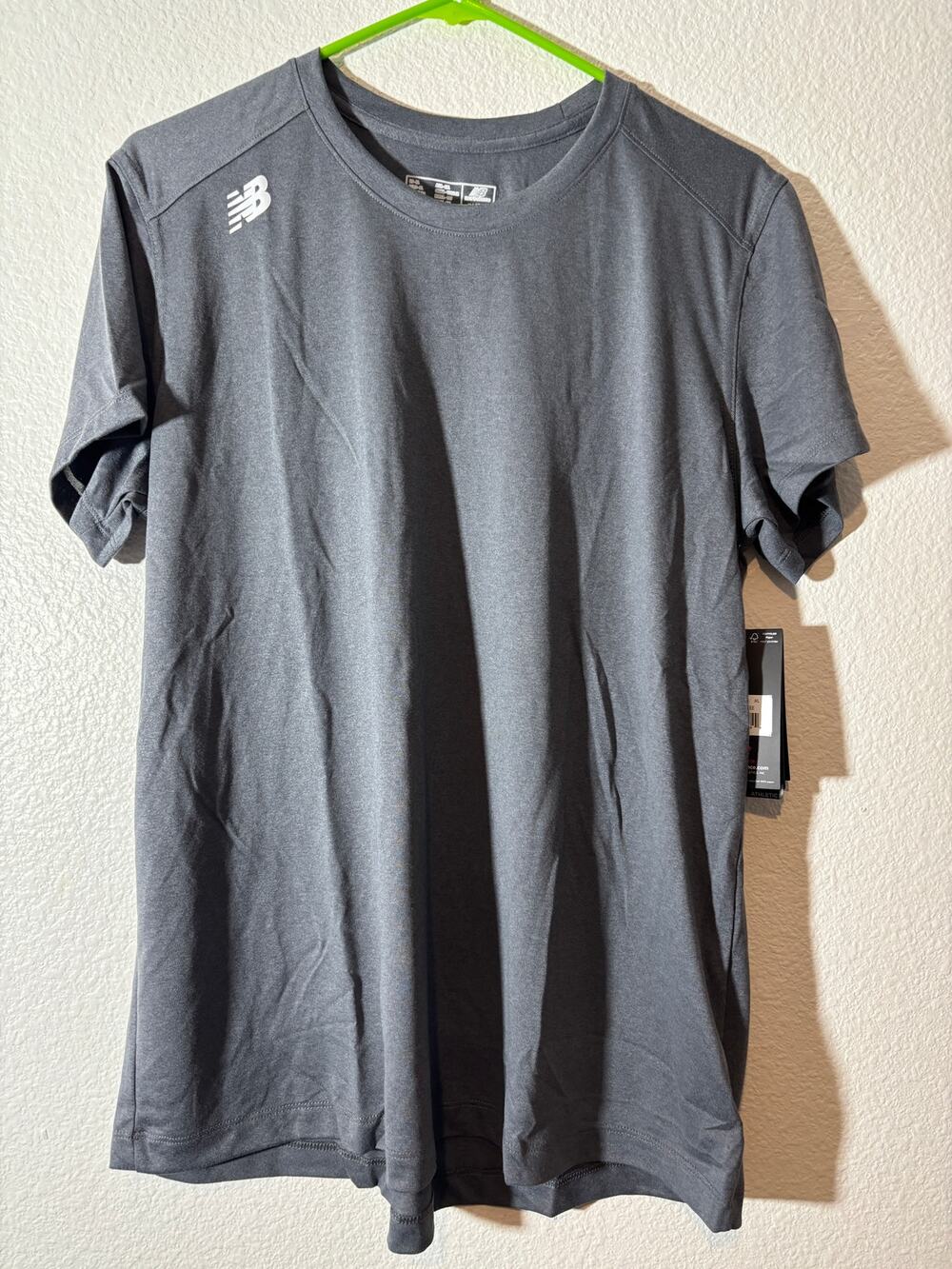 New Balance NWT Women's Size XL Gray Short Sleeve Athletic Tech T-Shirt